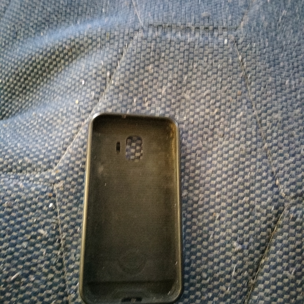Phone cases - Picture 3 of 4
